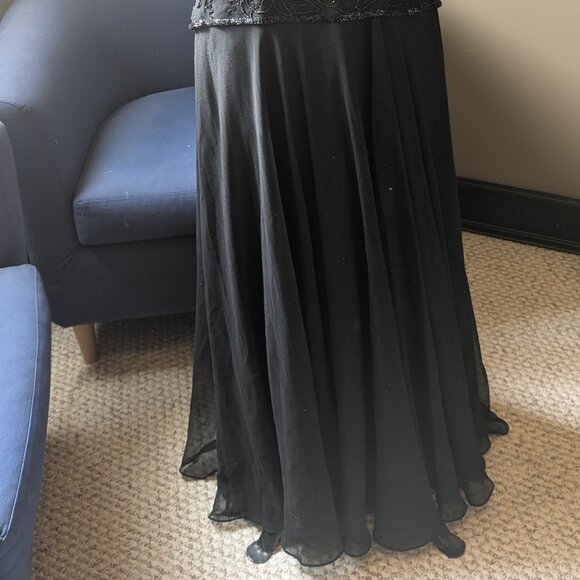 Lori M Collection Black Formal Gown - Picture 10 of 10